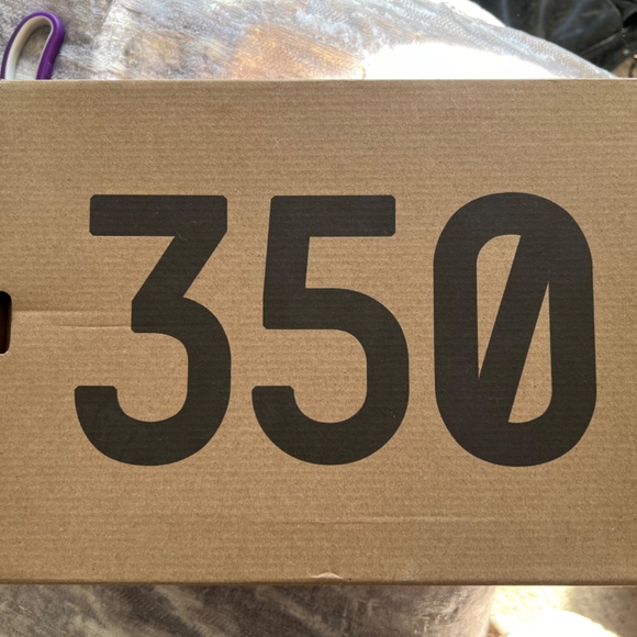 Yeezy Boost 350 V2 size 6.5 - Picture 5 of 5